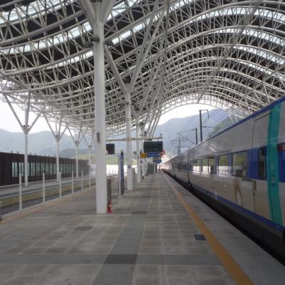 China Steel Truss /space Frame Prefab Galvanized Steel Truss Space Frame Bus / Train Station for sale