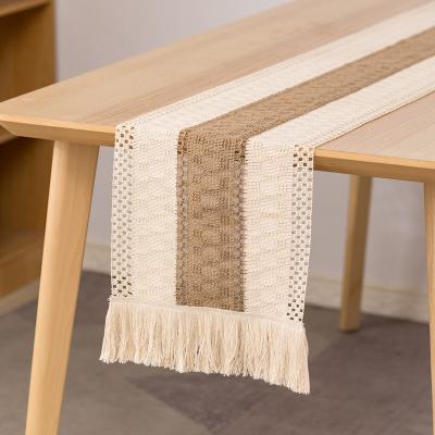 China Best Quality Cotton Burlap Plain Gauze Linen Handmade Table Runner With Macrame for sale