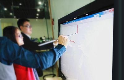 China 80 pulgadas llevaron la PC interactiva del monitor TV de Whiteboard con el finger 6 en venta