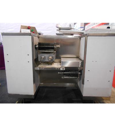 China 800KG/h  Floor Type Fresh Meat Cutting Machine Automatic With 3 PCS Blade Set for sale