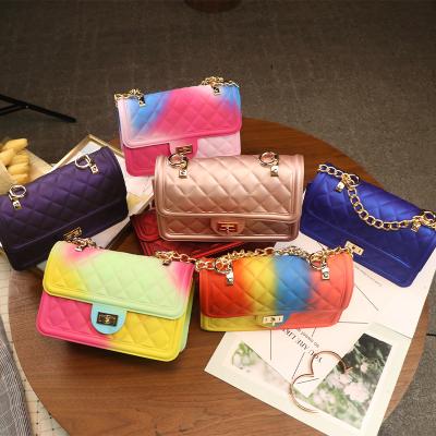 China 2021 Wholesale Fashion Jelly Bag Chain Bag Messenger Bag Rhombic Female New PVC Bag for sale