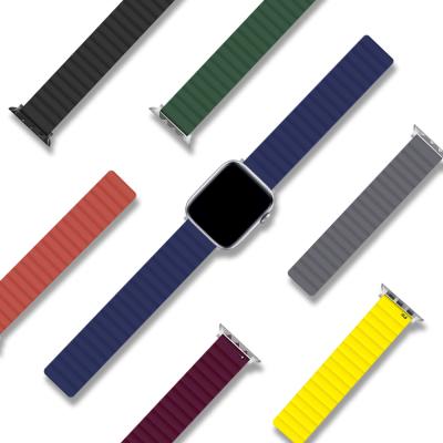 China New Silica Gel Silicone Replacement Band Quick Release Silicone Magnetic Watch Band For Apple Watch 7 for sale