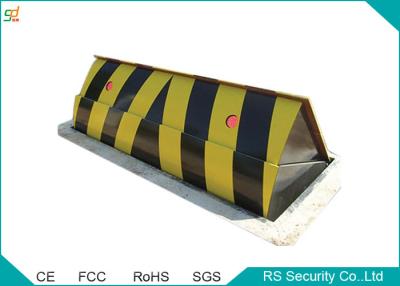 China Durable High Security Portable Hydraulic Road Blocker By Remote Control for sale