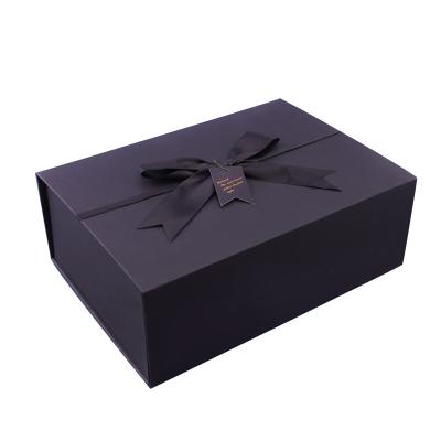 China Custom Luxury Cosmetic Box Black White Boutique Cosmetic Package Gift Box for sale