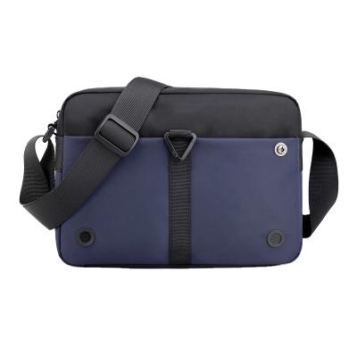 China Polyester Fashion Messenger Bag Utility Crossbody Shoulder Daypack Men Casual Sling Bag for sale