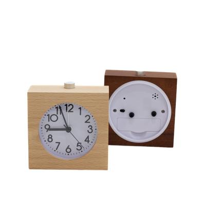 China Antique Style Portable Small Office Desk Clock Home Decor Room Listing Clock New Design Promotional Alarm for sale