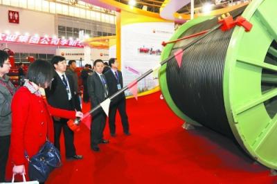 Chine Le downhole d'api 5ST fonctionnant CT90 a lové le mouvement rapide et l'installation de tuyauterie en acier à vendre