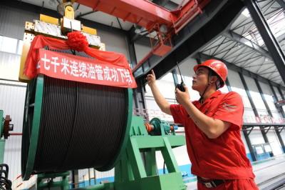 Chine La tuyauterie en acier enroulée soudée api 5ST CT100 pour l'ascenseur de gaz a induit le drainage de jet à vendre