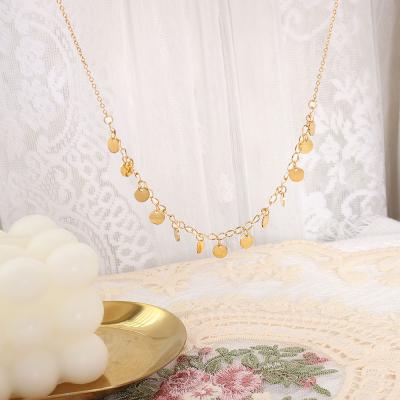 China Hot Selling Mom Hand Jewelry Women's Hand Heart Necklace Mother's Day Jewelry Gift Pendant Chain Necklace Lead Free Nickel Free for sale