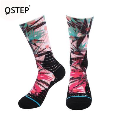 China Fashion OEM Crew Socks 3d Sublimation Antibacterial Basketball Socks Custom Printing for sale