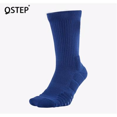 China Sports Manufacturer Wholesale Mens Basketball Socks Anti Slip Blue Grip Socks for sale