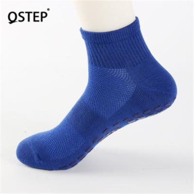 China Manufacturers WholesalePure Breathable Color Trampoline Socks Spring Non-slip Thickening Environmental Protection Dot Yoga Rubber Socks for sale