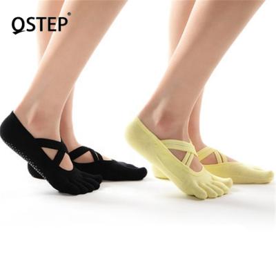 China 100% Custom Made Yoga Socks Anti Slip Cotton Massage Antibacterial Quick Dry Compression Sporty Wholesale Fitness Anti Slip Socks Toe Yoga Socks for sale