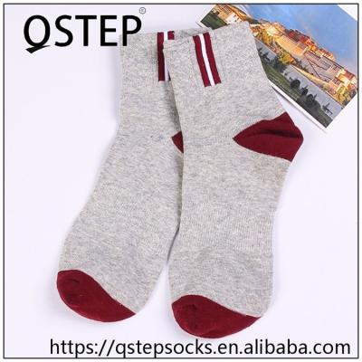 China Antibacterial hot sale knitted cotton men falke custom wholesale multicolor socks for sale