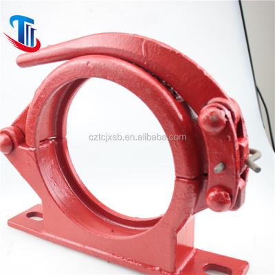 China Crossing Pipe Concrete Pump Pipe Flange With Pedestal Support Coupling 5 Inch DN125 zu verkaufen