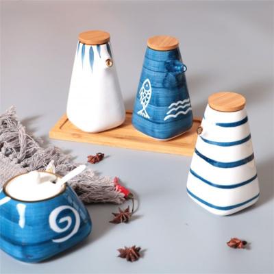 China Viable Hand Painted Kitchen Spice Shaker / Antique Ceramic Salt And Pepper Shakers For Restaurant for sale