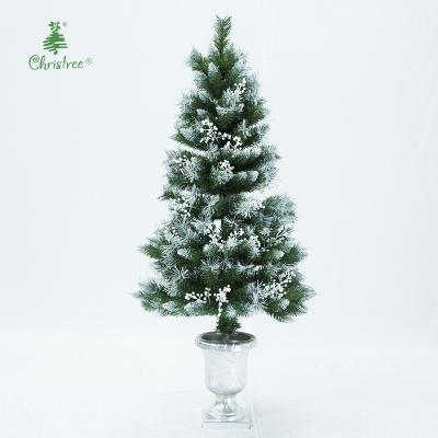 China Artificial Chirstmas Decor Navidad 2021 Mini Christmas Decorations Dyed Snow Berry Christmas Tree White for sale