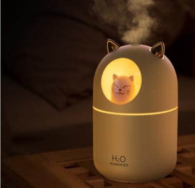 China Mini Air Freshener Humidifier Mini USB Car Personal Pet Humidifier Bedroom Small LED Light Clay Desktop Quiet Home USB Cute for sale