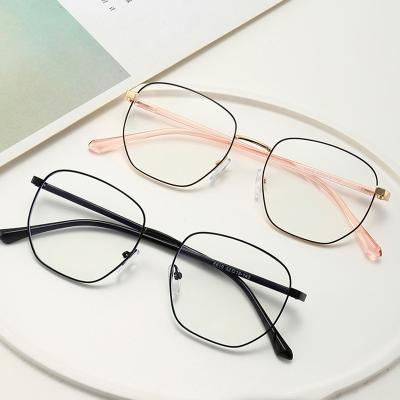 China Fashionable Metal Eyewear Marco Optico Polygonal Retro Eyeglasses Optical Glass Frame For Men for sale