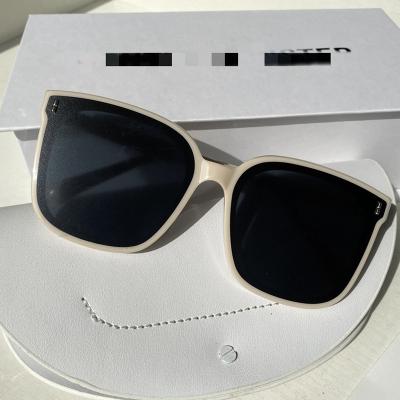 China Fashion sunglasses wholesale unique black leaf frame quality big sunglasses for ladies and gentleman for sale