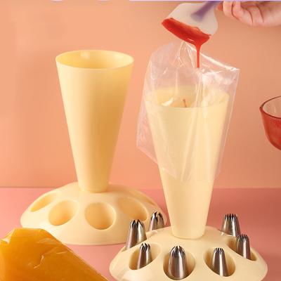 China Viable Pastry Bag Holder Icing Bag Holder with 8 Slots Icing Holder Tips for Baking Accessories for sale