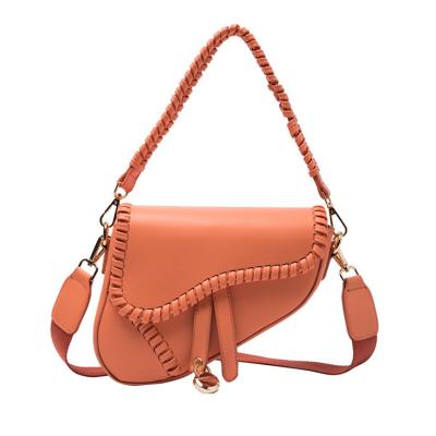 China Vintage / 2021 Purchasing / Traveling Vintage Woven Handbag Wholesale Cross Body Bag Armpit Women Purse Purse for sale