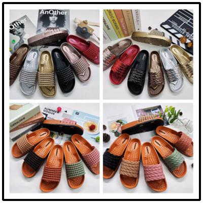 China 2022summer fashion trend Roman style beach single shoes new fashion external use flat slippers comfortable women sandals and slippers for sale