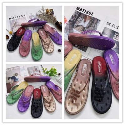 China Fashion Trend Fashion Flip Flop Slippers For Women Indoor Home Custom Flower Flip Flop Summer Beach Slippers Wholesale Slippers for sale