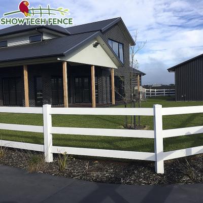 China Easily Assembled Plastic Barrier Fence / UV Proof Vinyl PVC 3 Rail Horse Farm / Ranch Rail Fence for sale