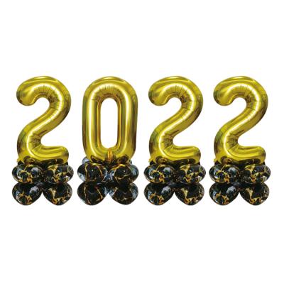 China Modern Golobs Happy New Year 2022 Balloons Holding Number Party Decoration Wedding Stage 2022 Balloon for sale