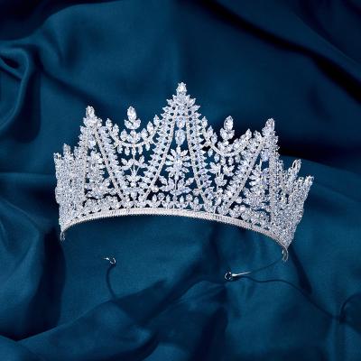 China Alloy Bridal Wedding Plate Hair Tiara Accessories beauty peagent full round crown for sale