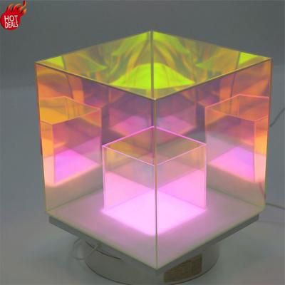 China Home High Quality OEM Accept Crystal Night Lighting Cube Desk Lamp Acrylic Magic Cubes Factory China for sale