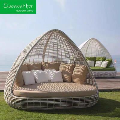 China Outdoor Furniture Rattan Patio Daybed Modern Aluminum Garden Sets with Waterproof Cushion and Upholstery for sale