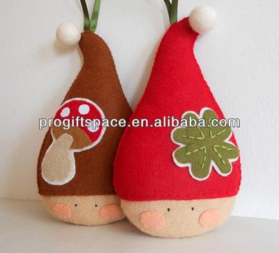 China 2018 hot sale decoration felt bag 2018 eco friendly felt red elf with four leaf clover made in china for sale