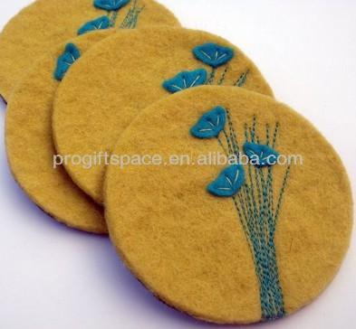 China Sustainable Newest Hot Sale Eco Friendly Handmade Felt Round Area Rugs And Coasters for sale