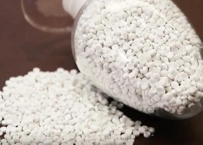 Chine Pellets de PVC matières premières en plastique PVC-U pour les tuyaux d'injection de décharge d'eau à vendre