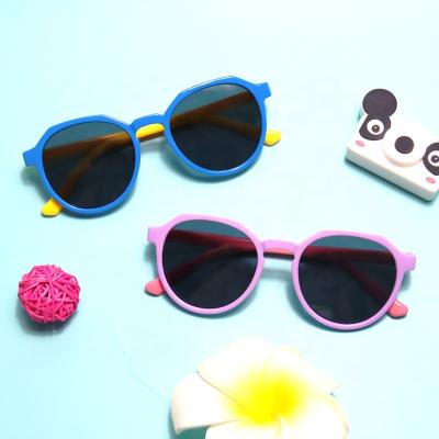 China New Comfortable Boys And Girls Kids Sunglasses Silicone TPEE Materials Child Glass Custom Baby Sunglasses for sale