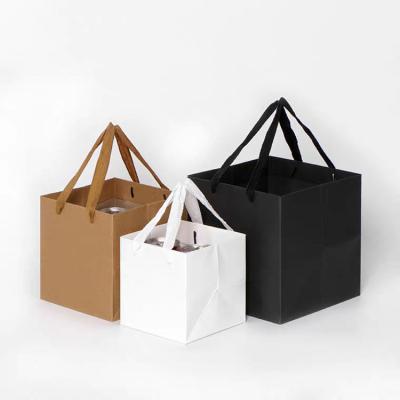 China Recycled Materials Recycled Width Black White Brown Kraft Paper Bag For Cake Box , Large Size Square Pizza Flowers Paper Carry Bag for sale