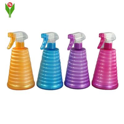 China Personal Care Products 750ml PET Plastic Sprayer Bottle For Home Cleaning for sale