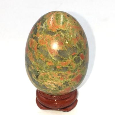 China Europe Red Quartz Egg Natural Semi-precious Crystal Carved Marble Eggs Easter and Epidote Green for sale