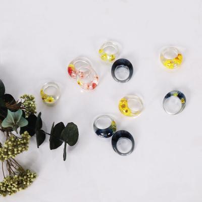 China 2021 Resin Handmade Dry Ring Earth Flower Fashion Gifts Hot Selling Ring For Women Girls for sale