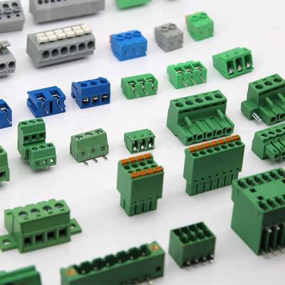 China Screw Pitch PCB Terminal Block Connector 3.81mm 5.0mm 5.08mm Angle Pin Green Color Pluggable Type 26-14AWG for sale