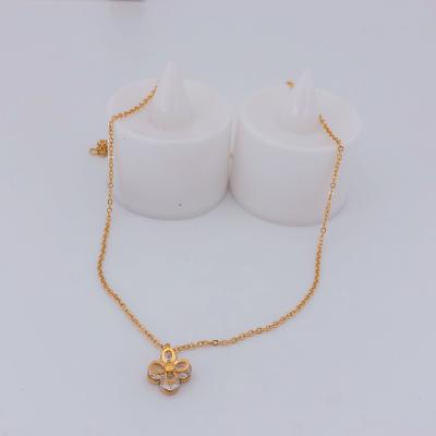 China FASHIONABLE Unique Design Hot Selling Gold Plated Custom Necklace Diamond Flower Necklace for sale