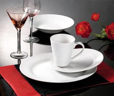 China Full Sustainable White Wedding Dinnerware Set Ceramic Dishes Bowls Porcelain Dinner Set Of Cups for sale