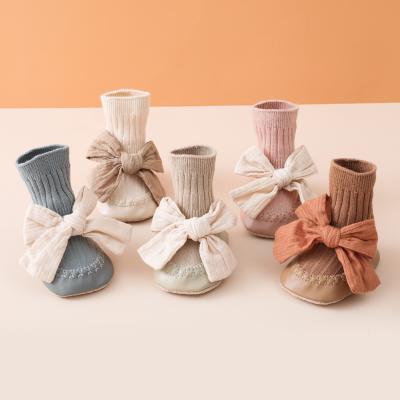 China Princess Style Baby Girl Socks High Quality Anti-skid Shoes Anti-slip Tube Baby Bumps With Big Bow for sale