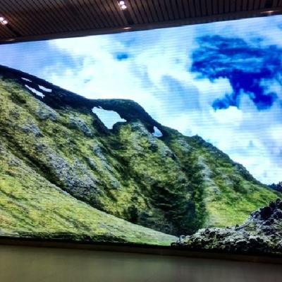 Cina Esposizione di LED dell'interno di colore pieno del video P7.62 di media con la dimensione del modulo di 244*244mm in vendita