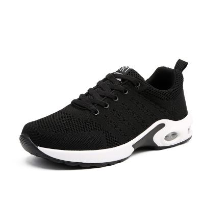 China Custom Made Breathable Man Sneakers Fashion Dropshipping Style Walking Shoes Black Wholesale Anti-skid Sports Shoes for sale