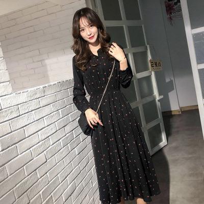 China Breathable floral dress 2021 spring new women's western style is long thin temperament long sleeve long skirt for sale