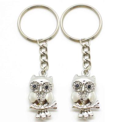 China Promotion Gift 3D Silver Plated Metal Pet Keychain Charms High Quality Rhinestone Owl Shaped Key Chain For Engraving for sale