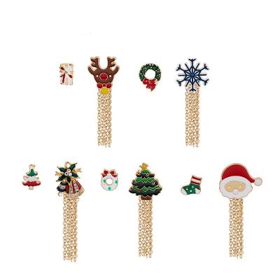 China New Cute Alloy Drip Oil Christmas Tree Elk Bell Elk Snowflake Tassel Badge Vintage Jewelry Cute Cute Brooch for sale